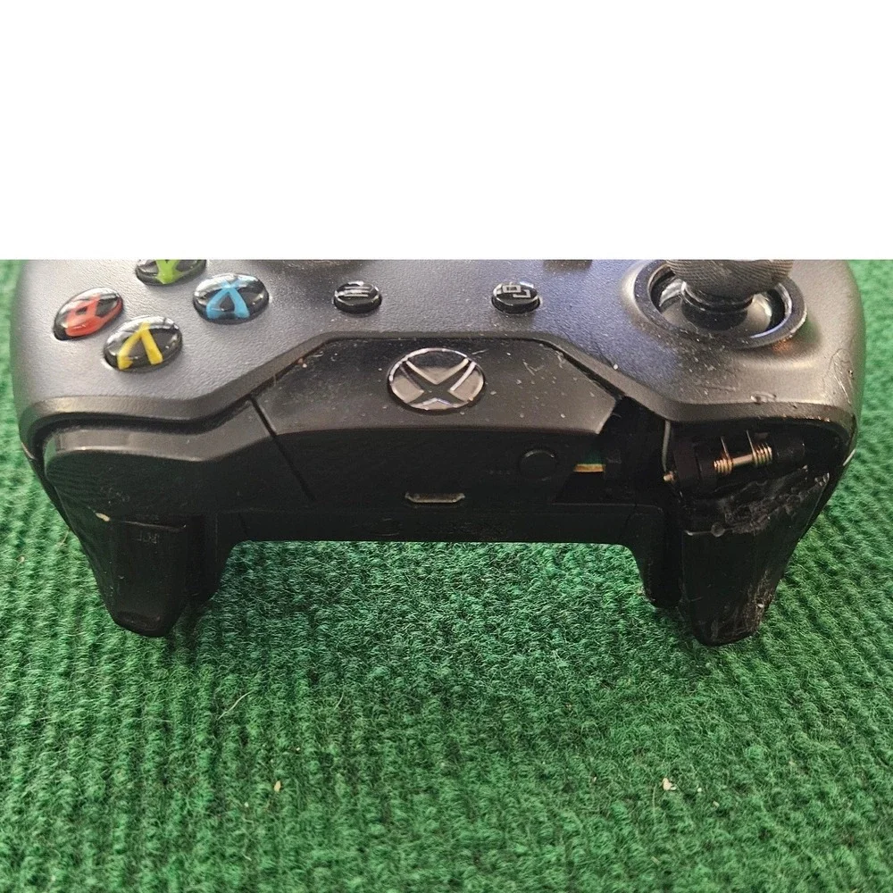 Xbox One Wireless Controller Black‎ Damaged For Parts Or Repair